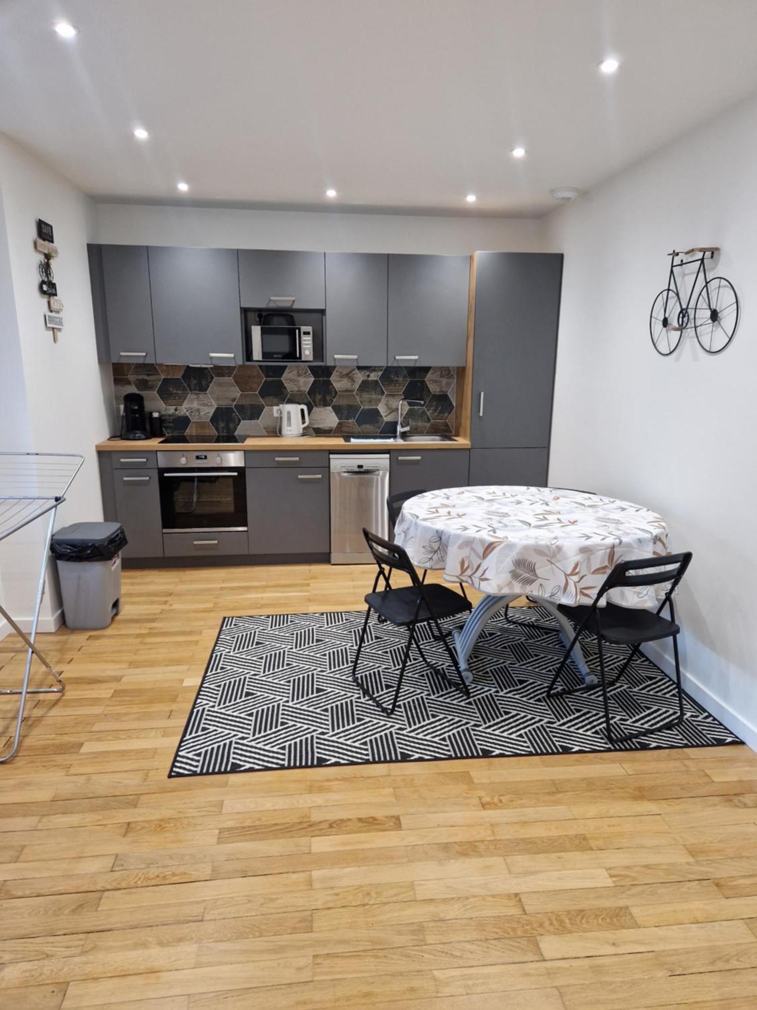Appartement Cosy Neudorf Climatise Wifi 90M2 Strasbourg Bagian luar foto